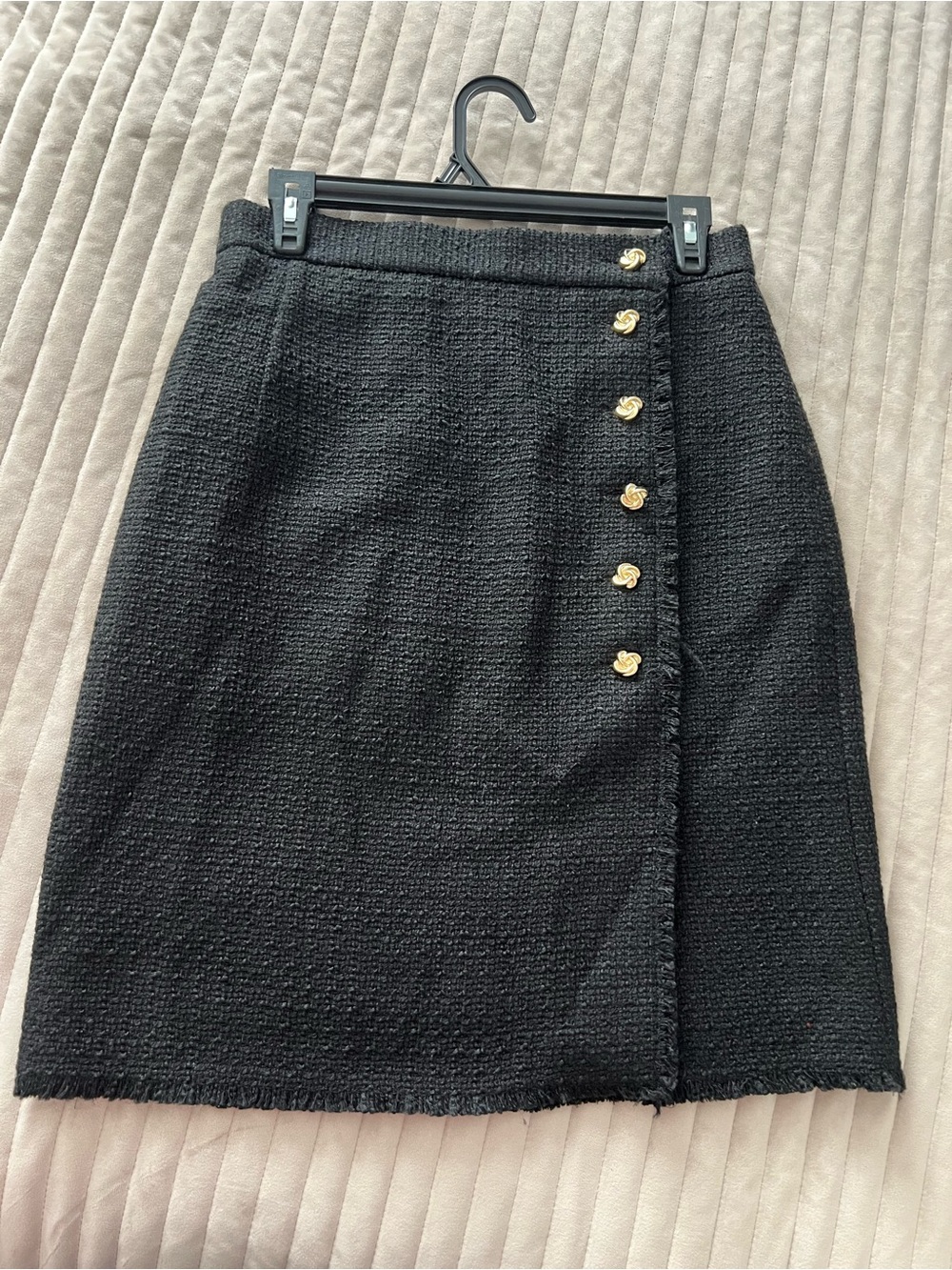 NEVER WORM H&M Black Tweed Pencil Skirt with Gold Buttons
